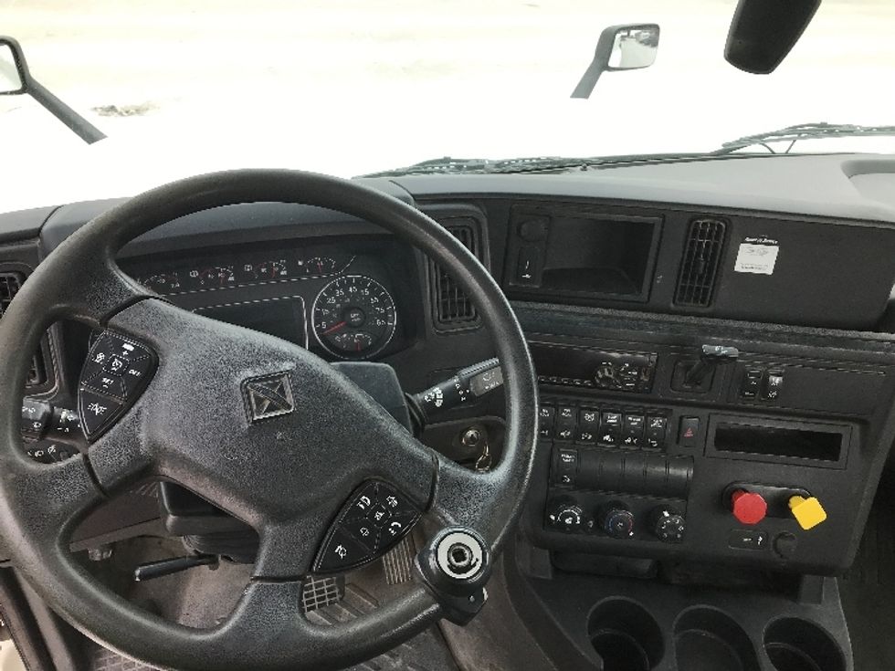 Day Cab Tractor-Heavy Duty Tractors-International-2019-LT625-Omaha-NE-199,159\n\t\tmiles-$ 39,000 - Image 11