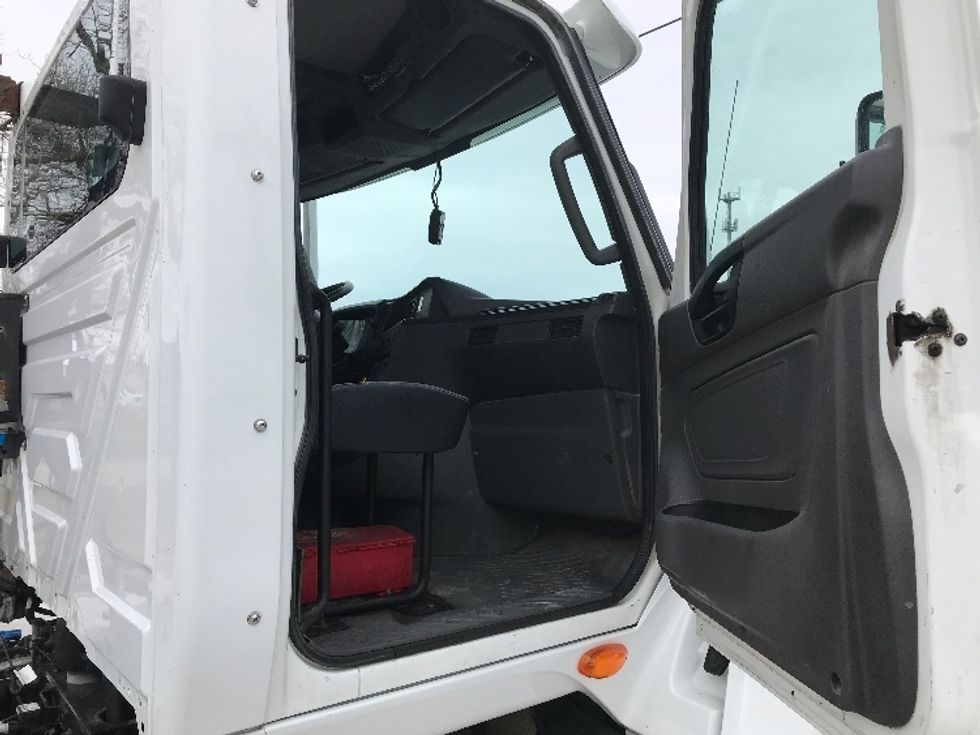 Day Cab Tractor-Heavy Duty Tractors-International-2019-LT625-Omaha-NE-199,159\n\t\tmiles-$ 39,000 - Image 12