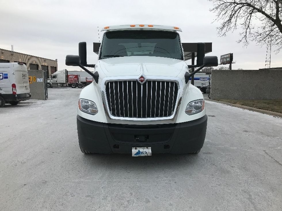 Day Cab Tractor-Heavy Duty Tractors-International-2019-LT625-Omaha-NE-199,159\n\t\tmiles-$ 39,000 - Image 2