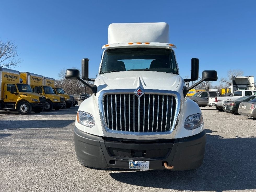 Day Cab Tractor-Heavy Duty Tractors-International-2019-LT625-Omaha-NE-212,822\n\t\tmiles-$ 37,000 - Image 2