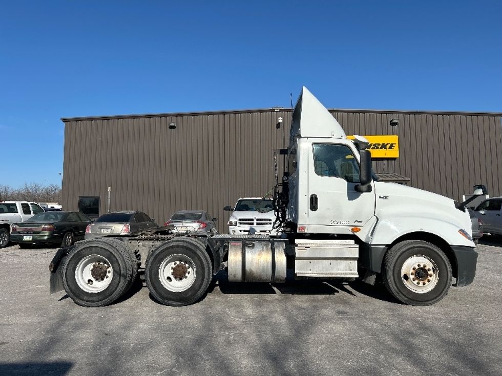 Day Cab Tractor-Heavy Duty Tractors-International-2019-LT625-Omaha-NE-212,822\n\t\tmiles-$ 37,000 - Image 8