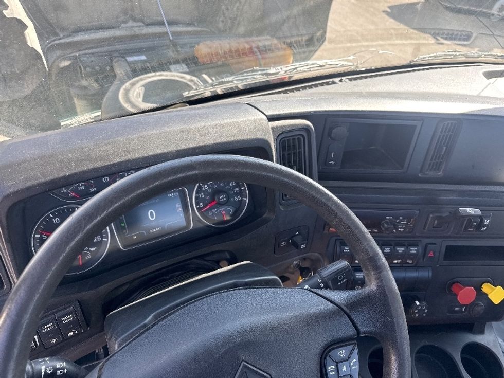 Day Cab Tractor-Heavy Duty Tractors-International-2019-LT625-Omaha-NE-232,896\n\t\tmiles-$ 35,750 - Image 11