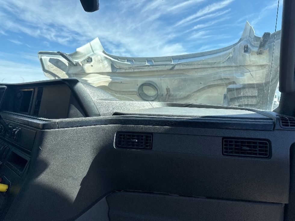 Day Cab Tractor-Heavy Duty Tractors-International-2019-LT625-Omaha-NE-232,896\n\t\tmiles-$ 35,750 - Image 13