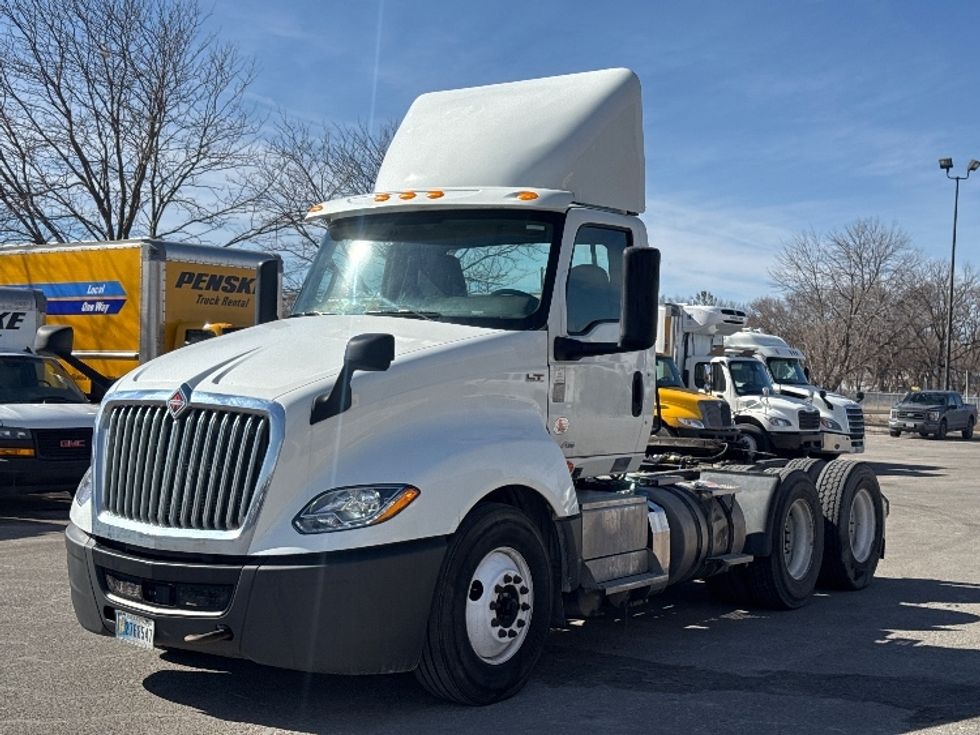 Day Cab Tractor-Heavy Duty Tractors-International-2019-LT625-Omaha-NE-232,896\n\t\tmiles-$ 35,750 - Image 3