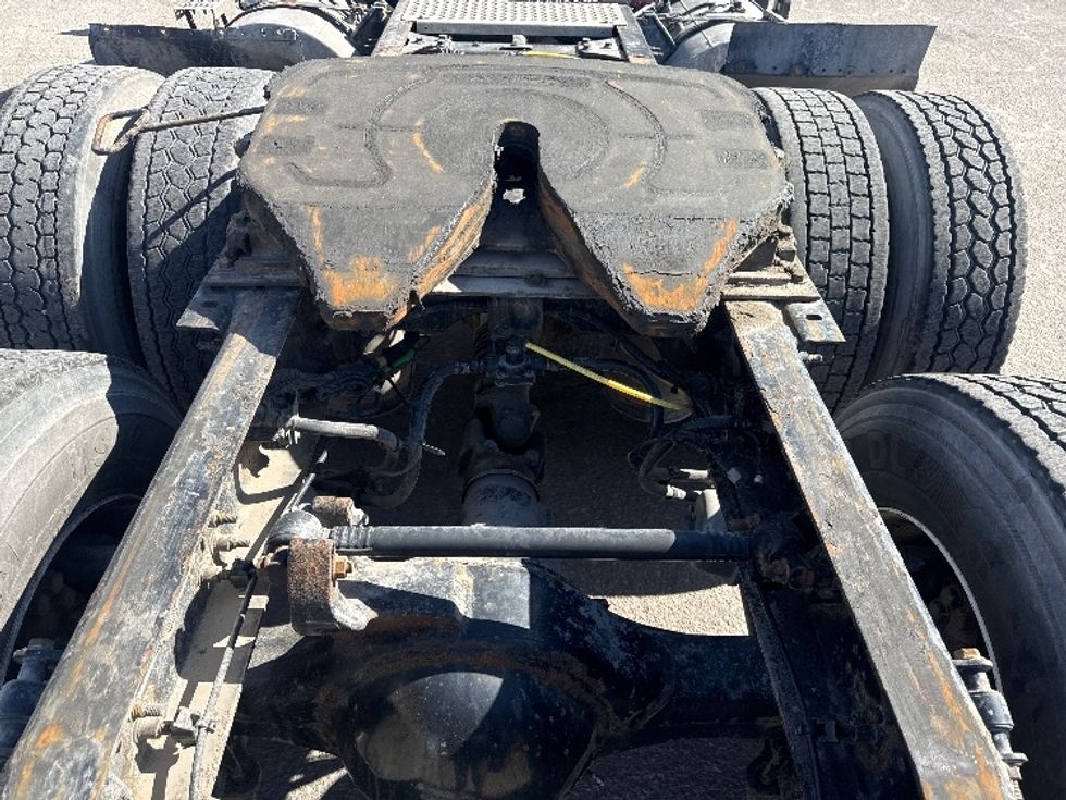 Day Cab Tractor-Heavy Duty Tractors-International-2019-LT625-Omaha-NE-232,896\n\t\tmiles-$ 35,750 - Image 6