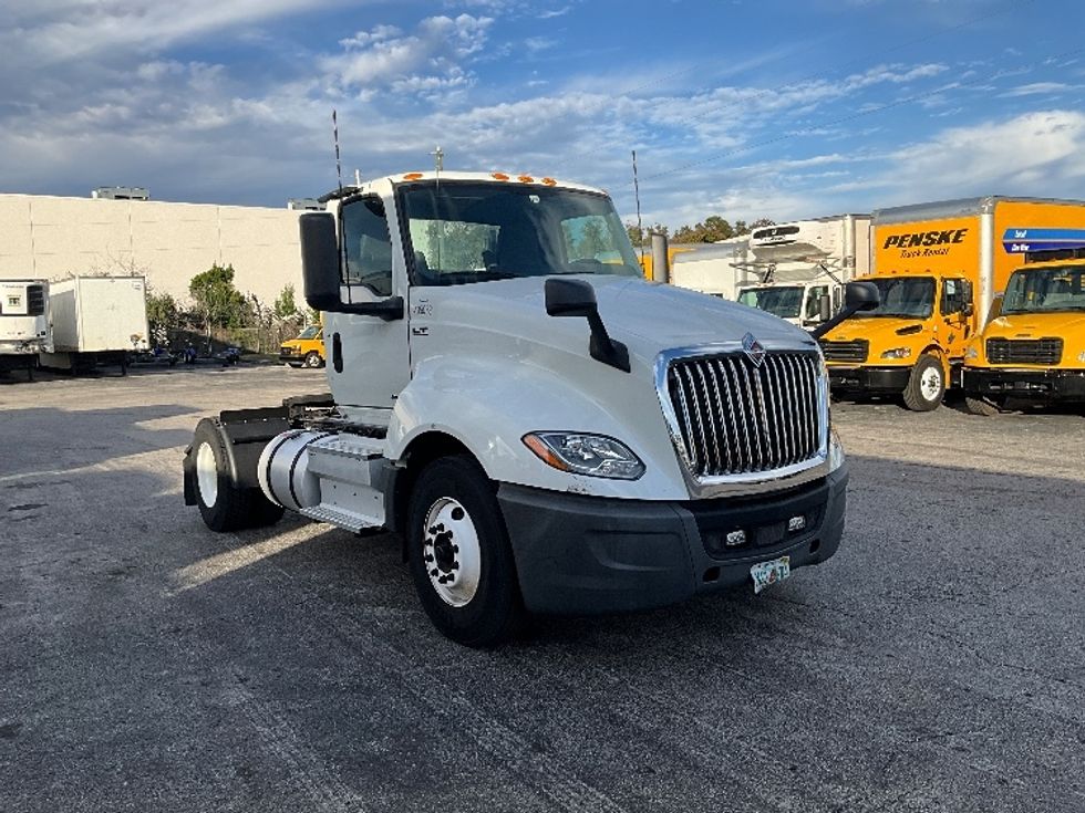 Day Cab Tractor-Heavy Duty Tractors-International-2019-LT625-Orlando-FL-130,546\n\t\tmiles-$ 17,250 - Image 1