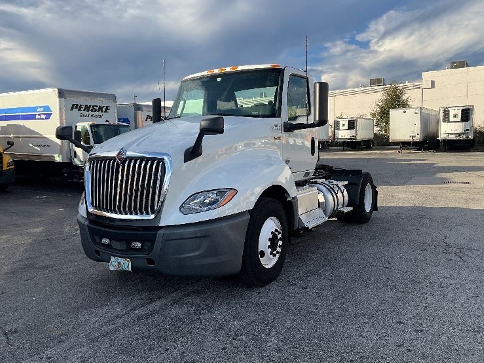 Day Cab Tractor-Heavy Duty Tractors-International-2019-LT625-Orlando-FL-130,546\n\t\tmiles-$ 17,250 - Image 3