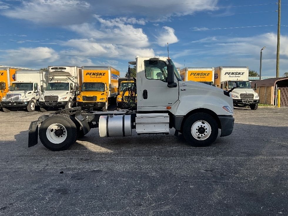 Day Cab Tractor-Heavy Duty Tractors-International-2019-LT625-Orlando-FL-130,546\n\t\tmiles-$ 17,250 - Image 8