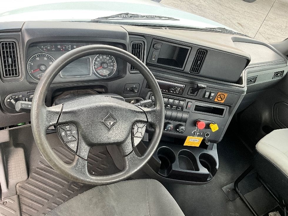 Day Cab Tractor-Heavy Duty Tractors-International-2019-LT625-Orlando-FL-175,738\n\t\tmiles-$ 30,250 - Image 11