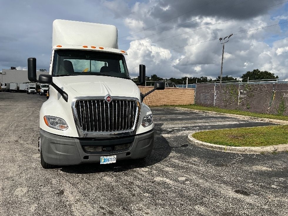 Day Cab Tractor-Heavy Duty Tractors-International-2019-LT625-Orlando-FL-175,738\n\t\tmiles-$ 30,250 - Image 2