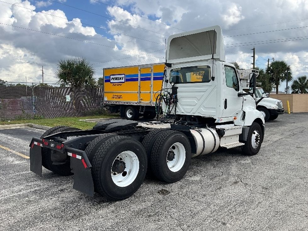 Day Cab Tractor-Heavy Duty Tractors-International-2019-LT625-Orlando-FL-175,738\n\t\tmiles-$ 30,250 - Image 4