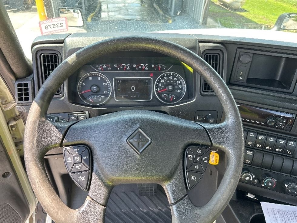 Day Cab Tractor-Heavy Duty Tractors-International-2019-LT625-Orlando-FL-283,540\n\t\tmiles-$ 32,500 - Image 11