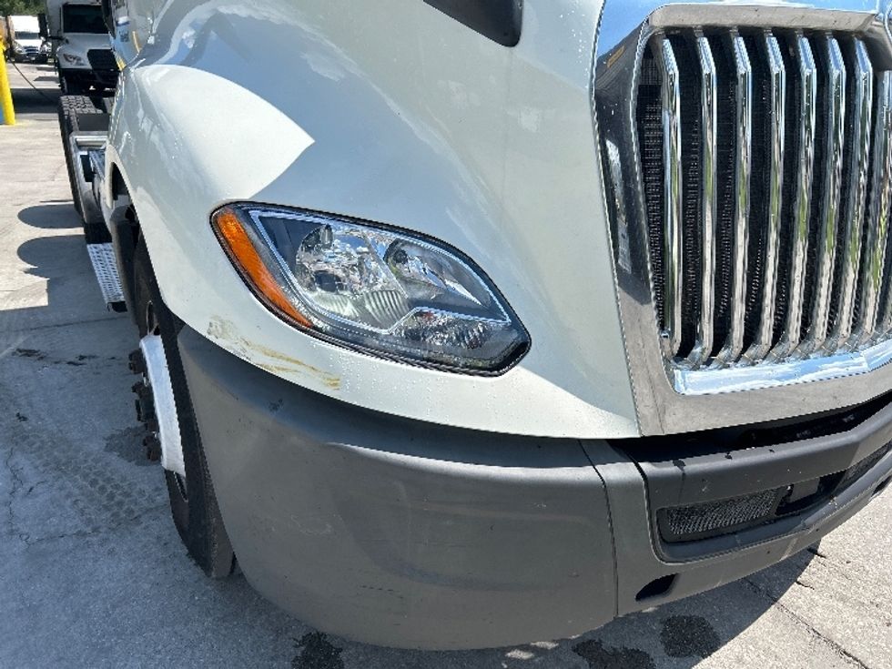 Day Cab Tractor-Heavy Duty Tractors-International-2019-LT625-Orlando-FL-283,540\n\t\tmiles-$ 32,500 - Image 17