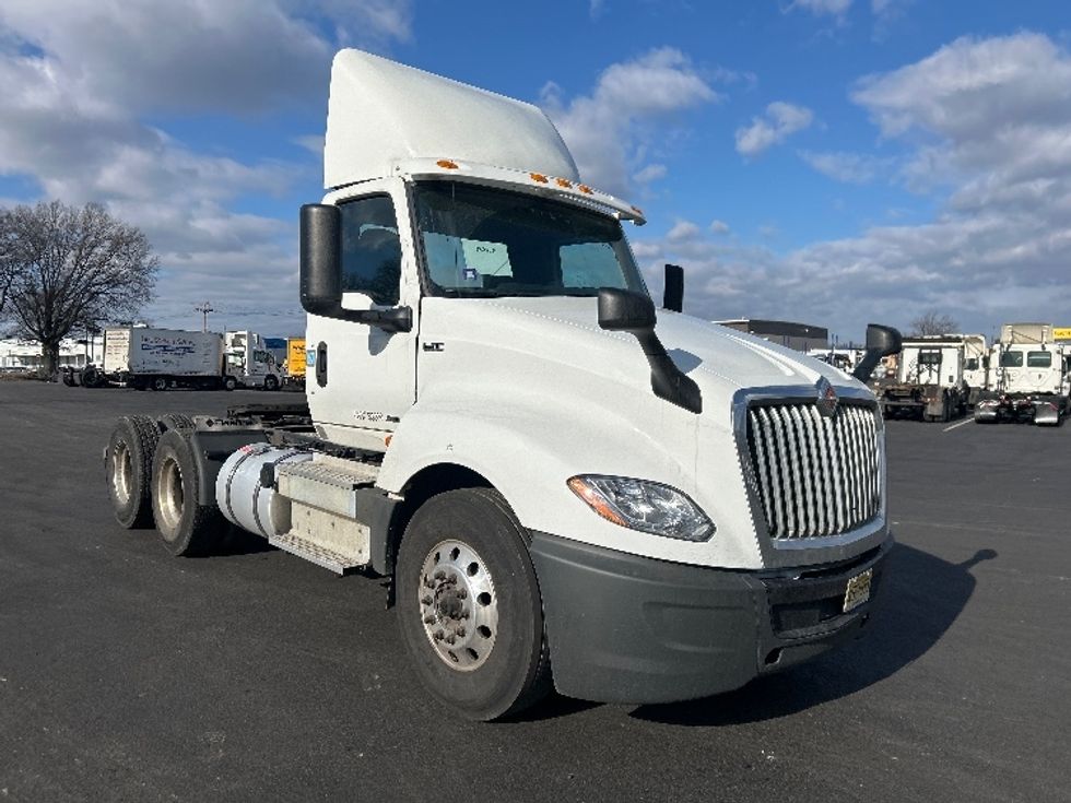Day Cab Tractor-Heavy Duty Tractors-International-2019-LT625-Pennsauken-NJ-393,416\n\t\tmiles-$ 25,000 - Image 1