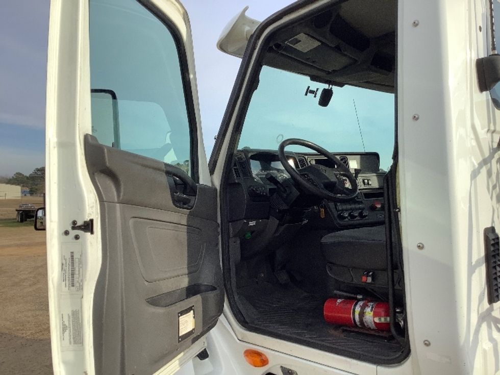 Day Cab Tractor-Heavy Duty Tractors-International-2019-LT625-Pensacola-FL-315,492\n\t\tmiles-$ 25,750 - Image 9