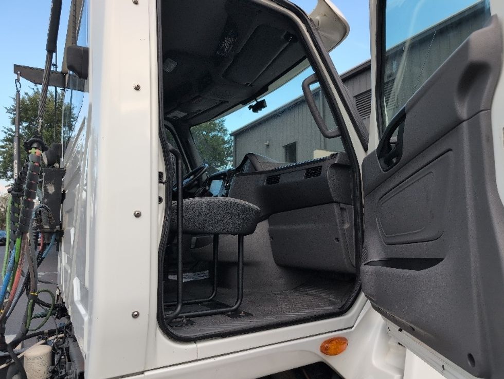 Day Cab Tractor-Heavy Duty Tractors-International-2019-LT625-Pensacola-FL-530,000\n\t\tmiles-$ 19,000 - Image 12