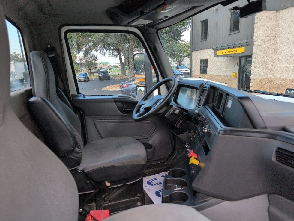 Day Cab Tractor-Heavy Duty Tractors-International-2019-LT625-Pensacola-FL-530,000\n\t\tmiles-$ 19,000 - Image 14