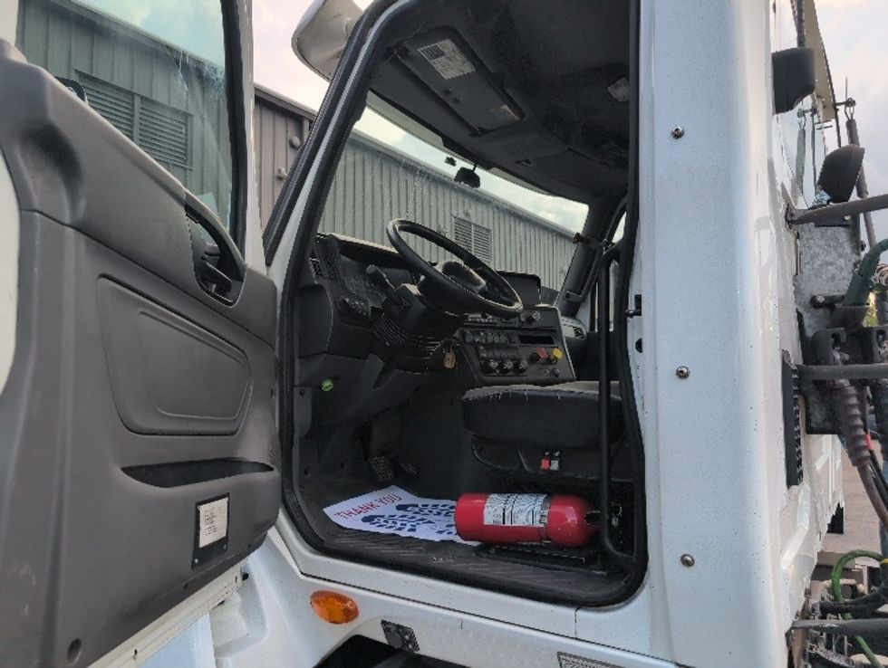 Day Cab Tractor-Heavy Duty Tractors-International-2019-LT625-Pensacola-FL-530,000\n\t\tmiles-$ 19,000 - Image 9