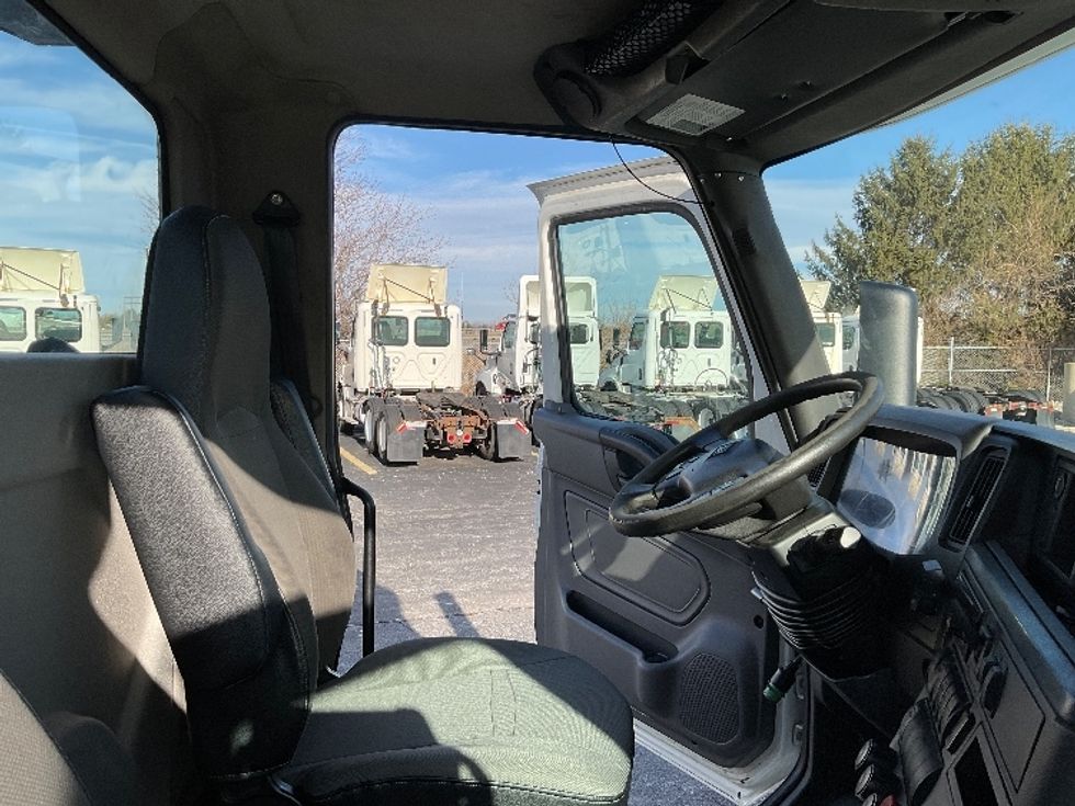 Day Cab Tractor-Heavy Duty Tractors-International-2019-LT625-Perrysburg-OH-179,885\n\t\tmiles-$ 24,500 - Image 14