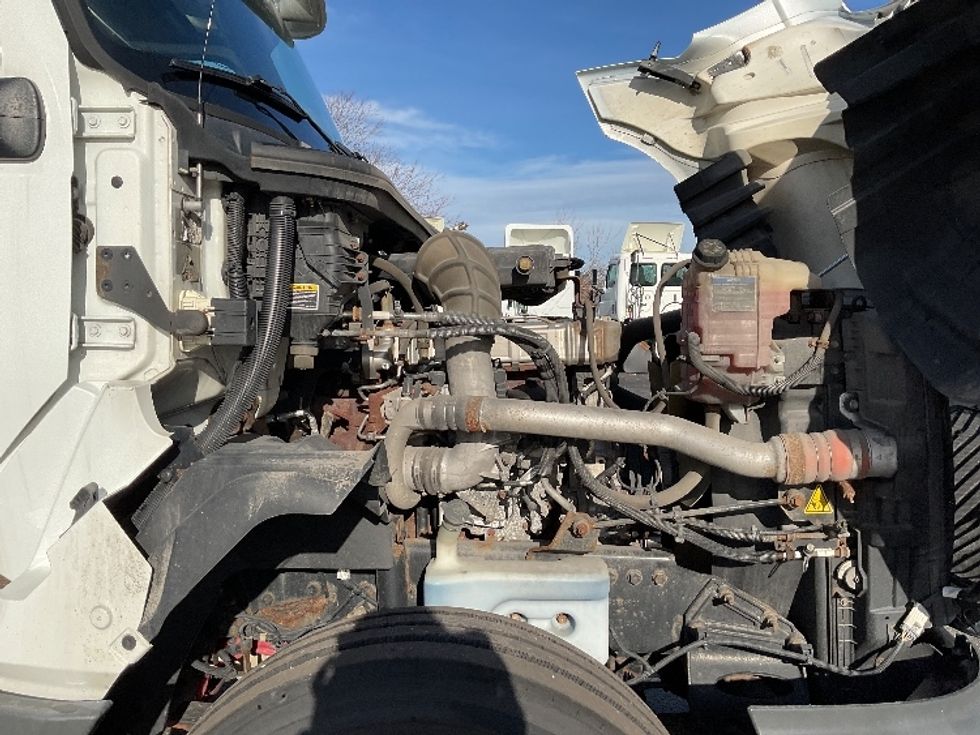 Day Cab Tractor-Heavy Duty Tractors-International-2019-LT625-Perrysburg-OH-179,885\n\t\tmiles-$ 24,500 - Image 15