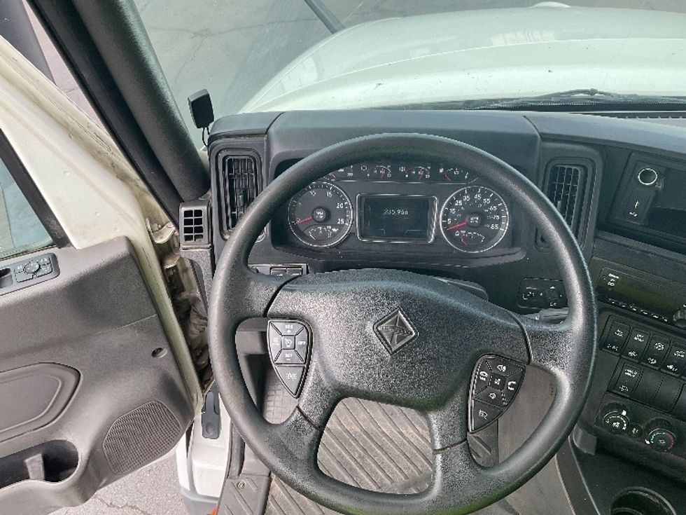 Day Cab Tractor-Heavy Duty Tractors-International-2019-LT625-Phoenix-AZ-235,962\n\t\tmiles-$ 33,250 - Image 11