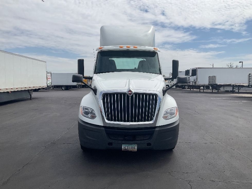 Day Cab Tractor-Heavy Duty Tractors-International-2019-LT625-Phoenix-AZ-235,962\n\t\tmiles-$ 33,250 - Image 2