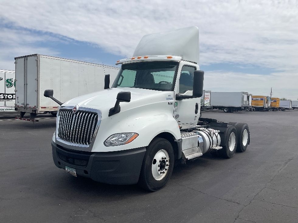 Day Cab Tractor-Heavy Duty Tractors-International-2019-LT625-Phoenix-AZ-235,962\n\t\tmiles-$ 33,250 - Image 3