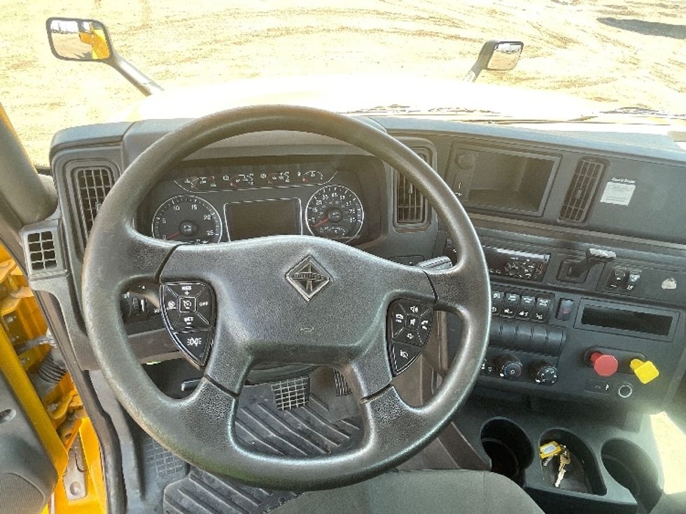 Day Cab Tractor-Heavy Duty Tractors-International-2019-LT625-Phoenix-AZ-252,858\n\t\tmiles-$ 26,250 - Image 10