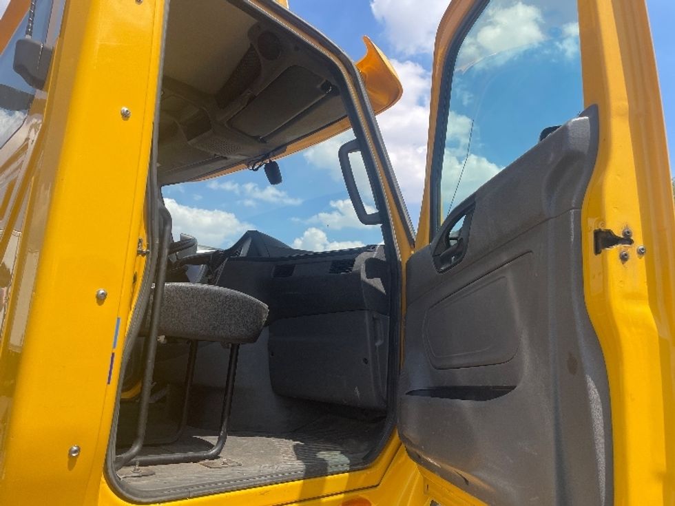 Day Cab Tractor-Heavy Duty Tractors-International-2019-LT625-Phoenix-AZ-252,858\n\t\tmiles-$ 26,250 - Image 11