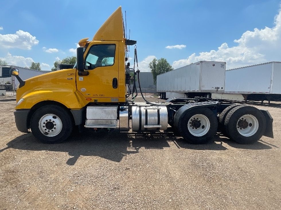 Day Cab Tractor-Heavy Duty Tractors-International-2019-LT625-Phoenix-AZ-252,858\n\t\tmiles-$ 26,250 - Image 4