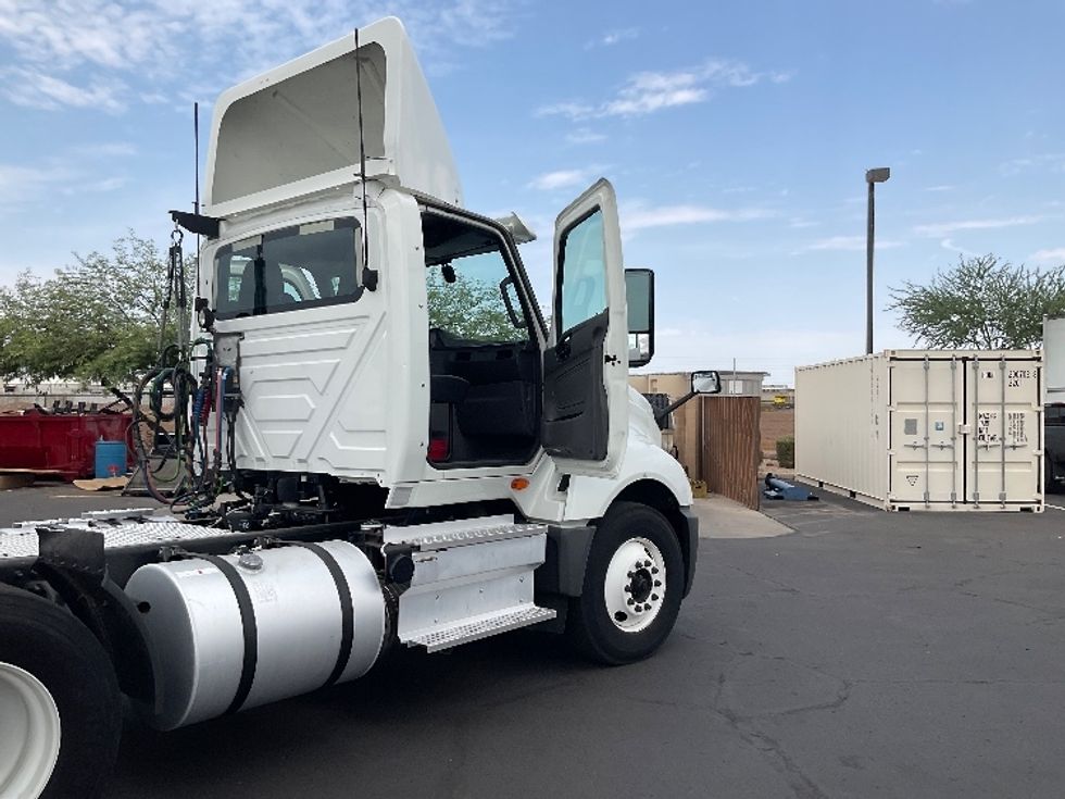 Day Cab Tractor-Heavy Duty Tractors-International-2019-LT625-Phoenix-AZ-298,127\n\t\tmiles-$ 30,500 - Image 12