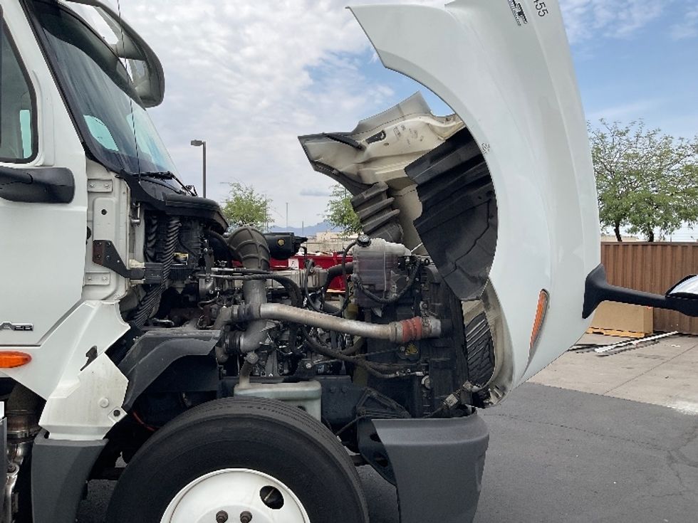 Day Cab Tractor-Heavy Duty Tractors-International-2019-LT625-Phoenix-AZ-298,127\n\t\tmiles-$ 30,500 - Image 15