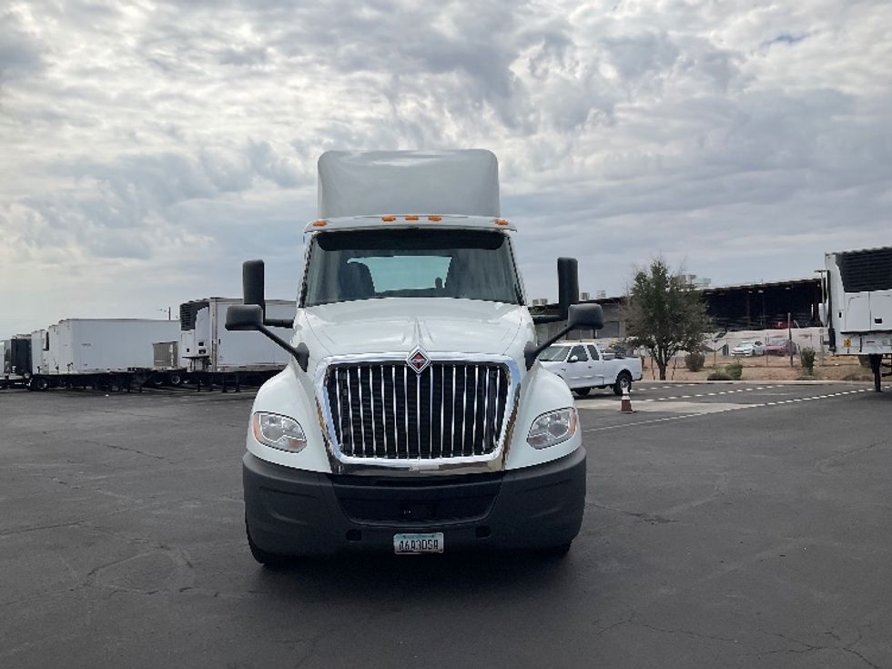 Day Cab Tractor-Heavy Duty Tractors-International-2019-LT625-Phoenix-AZ-298,127\n\t\tmiles-$ 30,500 - Image 2