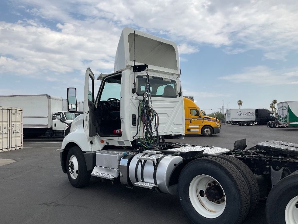 Day Cab Tractor-Heavy Duty Tractors-International-2019-LT625-Phoenix-AZ-298,127\n\t\tmiles-$ 30,500 - Image 9