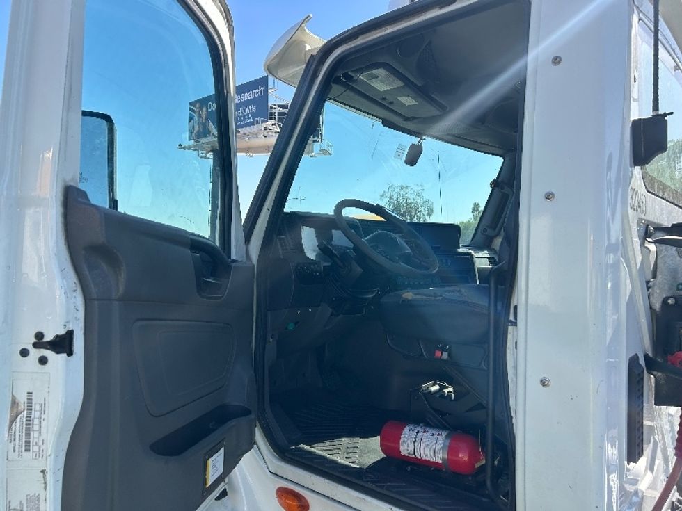 Day Cab Tractor-Heavy Duty Tractors-International-2019-LT625-Phoenix-AZ-312,525\n\t\tmiles-$ 25,500 - Image 9