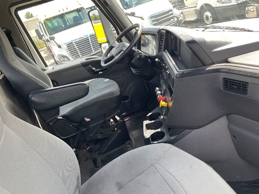 Day Cab Tractor-Heavy Duty Tractors-International-2019-LT625-Piqua-OH-306,609\n\t\tmiles-$ 28,750 - Image 14