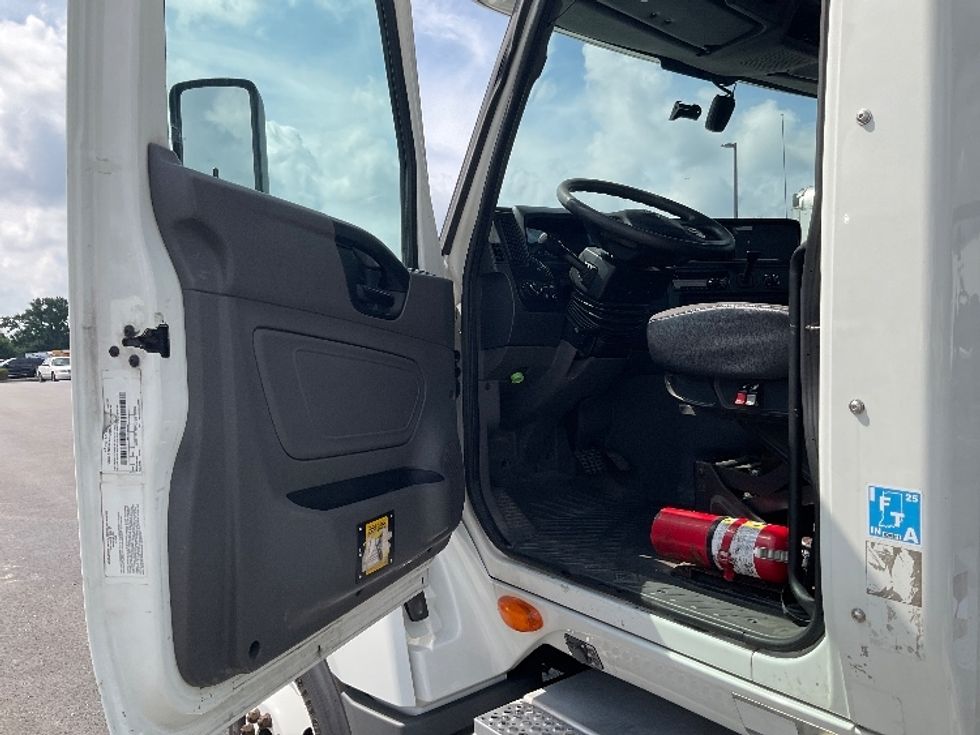Day Cab Tractor-Heavy Duty Tractors-International-2019-LT625-Piqua-OH-306,609\n\t\tmiles-$ 28,750 - Image 9