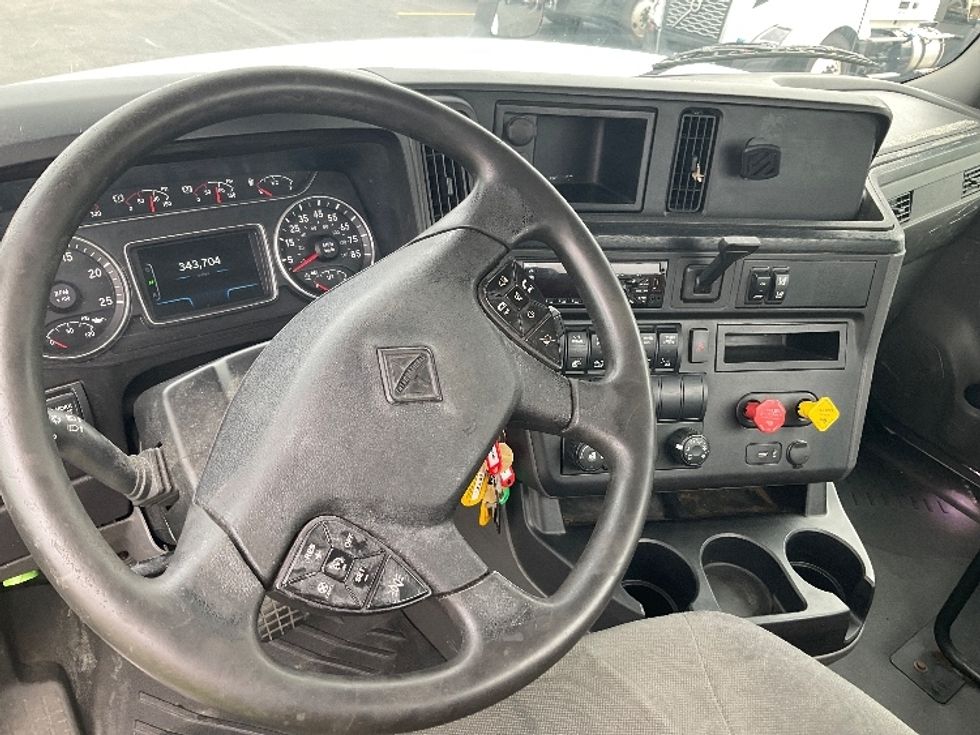 Day Cab Tractor-Heavy Duty Tractors-International-2019-LT625-Piqua-OH-343,654\n\t\tmiles-$ 28,000 - Image 11