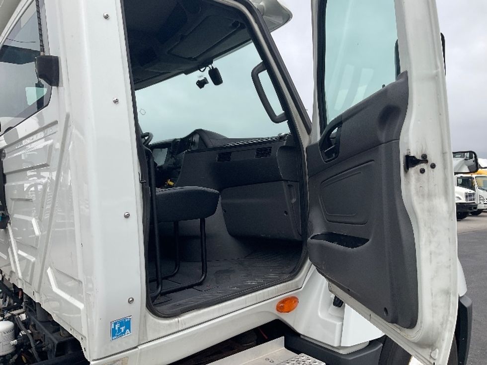 Day Cab Tractor-Heavy Duty Tractors-International-2019-LT625-Piqua-OH-343,654\n\t\tmiles-$ 28,000 - Image 12