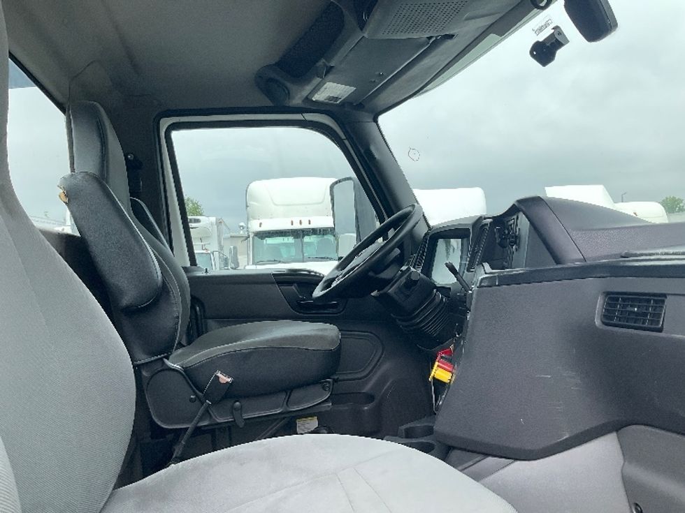 Day Cab Tractor-Heavy Duty Tractors-International-2019-LT625-Piqua-OH-343,654\n\t\tmiles-$ 28,000 - Image 14