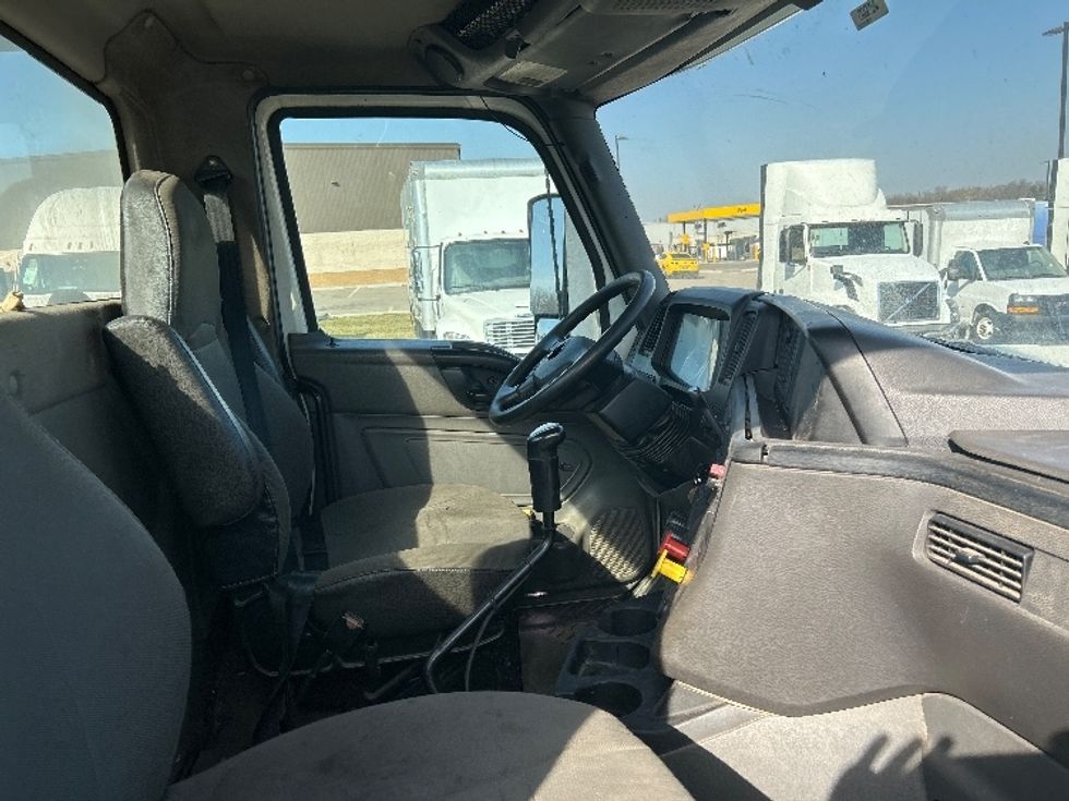 Day Cab Tractor-Heavy Duty Tractors-International-2019-LT625-Piqua-OH-371,022\n\t\tmiles-$ 22,750 - Image 12