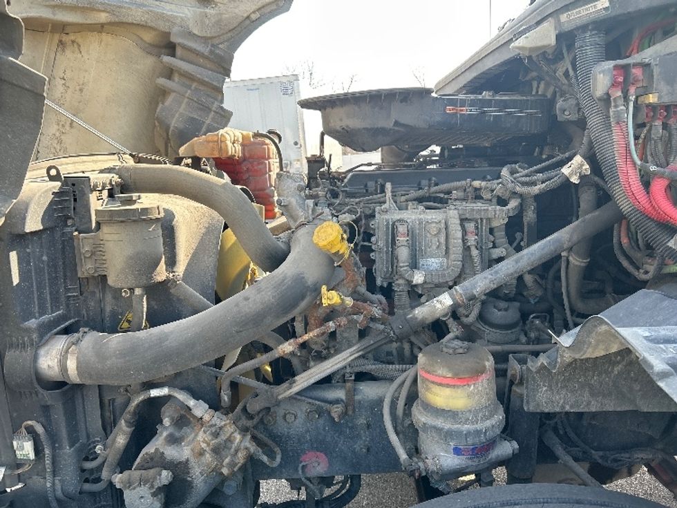 Day Cab Tractor-Heavy Duty Tractors-International-2019-LT625-Piqua-OH-371,022\n\t\tmiles-$ 22,750 - Image 14