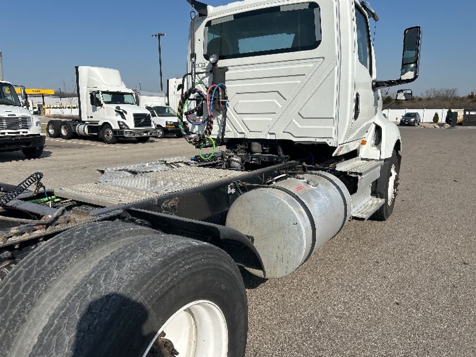 Day Cab Tractor-Heavy Duty Tractors-International-2019-LT625-Piqua-OH-371,022\n\t\tmiles-$ 22,750 - Image 15