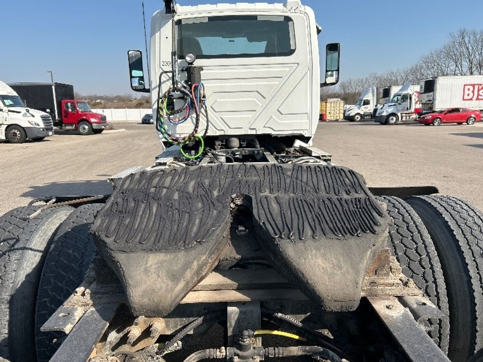 Day Cab Tractor-Heavy Duty Tractors-International-2019-LT625-Piqua-OH-371,022\n\t\tmiles-$ 22,750 - Image 6