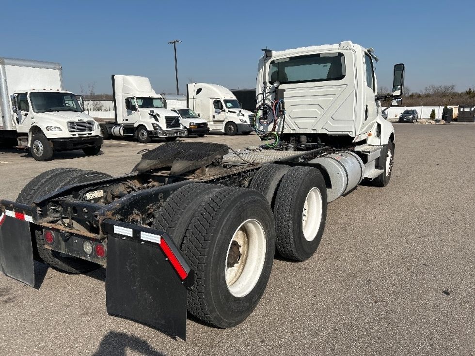 Day Cab Tractor-Heavy Duty Tractors-International-2019-LT625-Piqua-OH-371,022\n\t\tmiles-$ 22,750 - Image 7