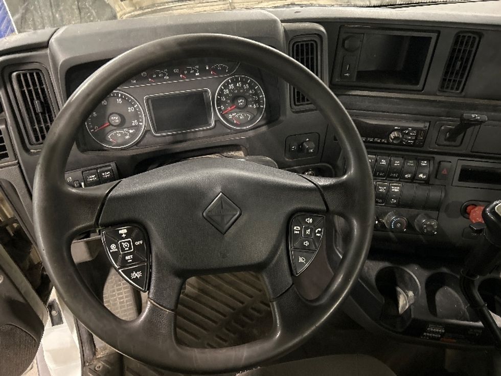 Day Cab Tractor-Heavy Duty Tractors-International-2019-LT625-Piqua-OH-371,022\n\t\tmiles-$ 22,750 - Image 9
