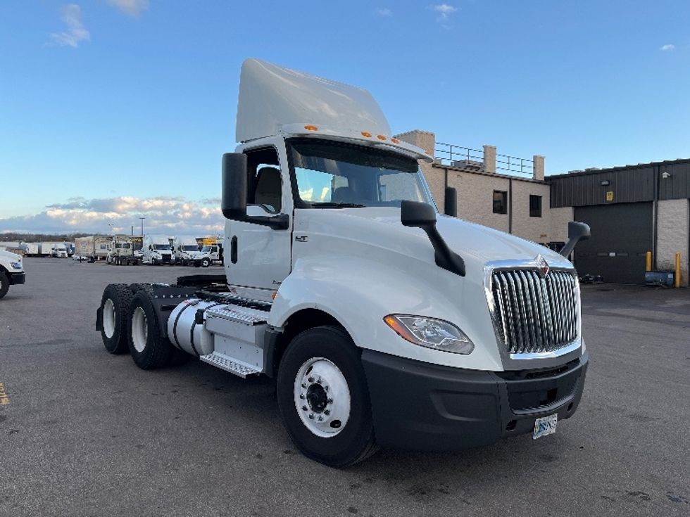 Day Cab Tractor-Heavy Duty Tractors-International-2019-LT625-Piqua-OH-445,255\n\t\tmiles-$ 24,750 - Image 1
