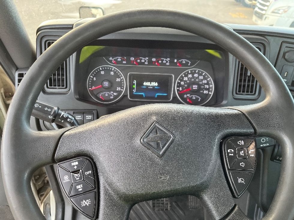 Day Cab Tractor-Heavy Duty Tractors-International-2019-LT625-Piqua-OH-445,255\n\t\tmiles-$ 24,750 - Image 11