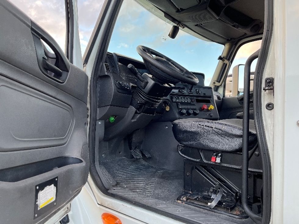 Day Cab Tractor-Heavy Duty Tractors-International-2019-LT625-Piqua-OH-445,255\n\t\tmiles-$ 24,750 - Image 9