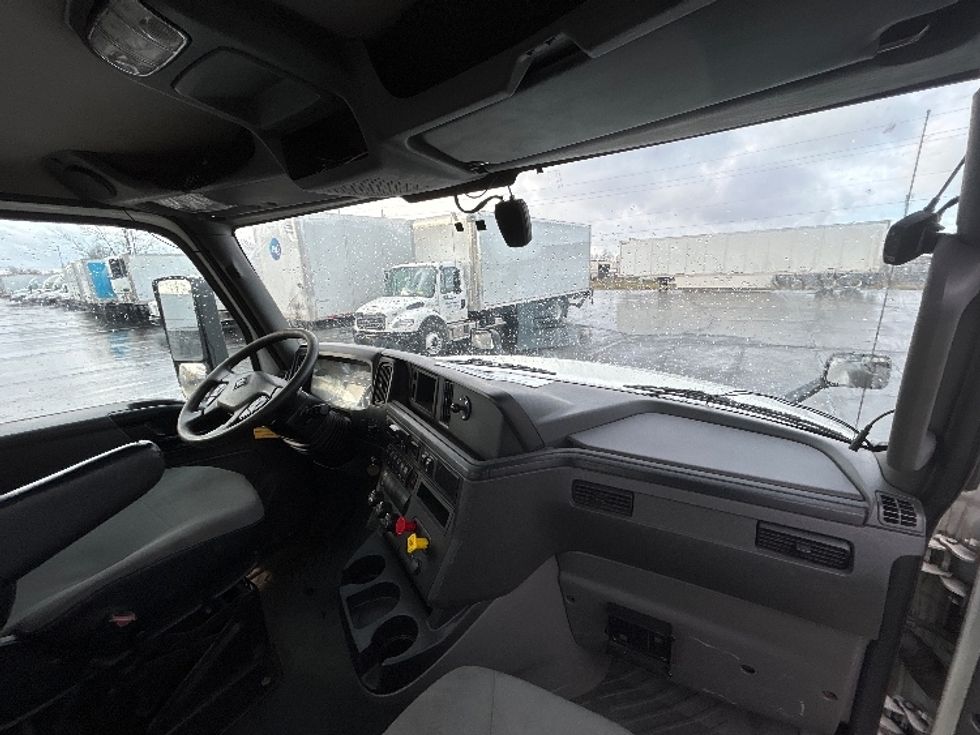 Day Cab Tractor-Heavy Duty Tractors-International-2019-LT625-Piqua-OH-457,321\n\t\tmiles-$ 21,750 - Image 13